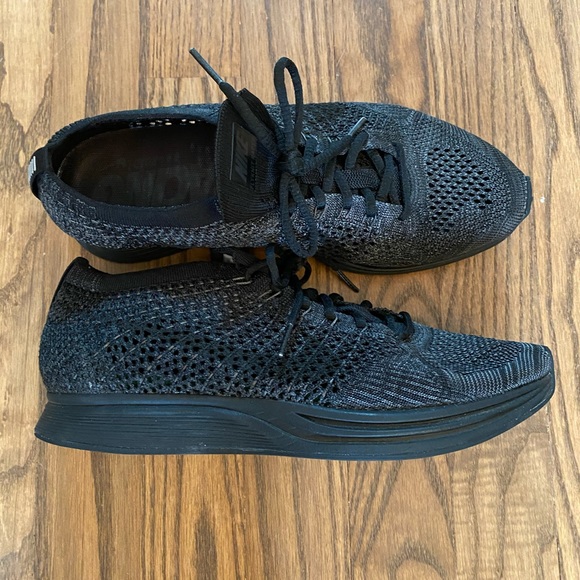 Nike Flynit Racers - Picture 12 of 13